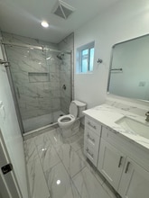 11624 208th St in Lakewood, CA - Building Photo - Building Photo