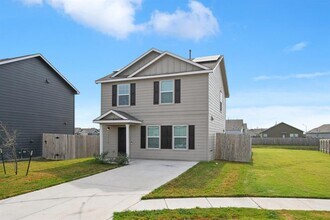 17717 - Sulphur Spgs Wy in Elgin, TX - Building Photo - Building Photo