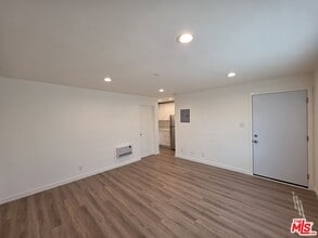 2400 Vanderbilt Ln in Redondo Beach, CA - Building Photo - Building Photo