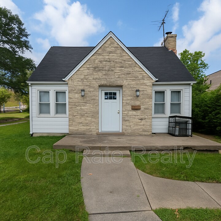 1366 Duxberry Ave in Columbus, OH - Building Photo