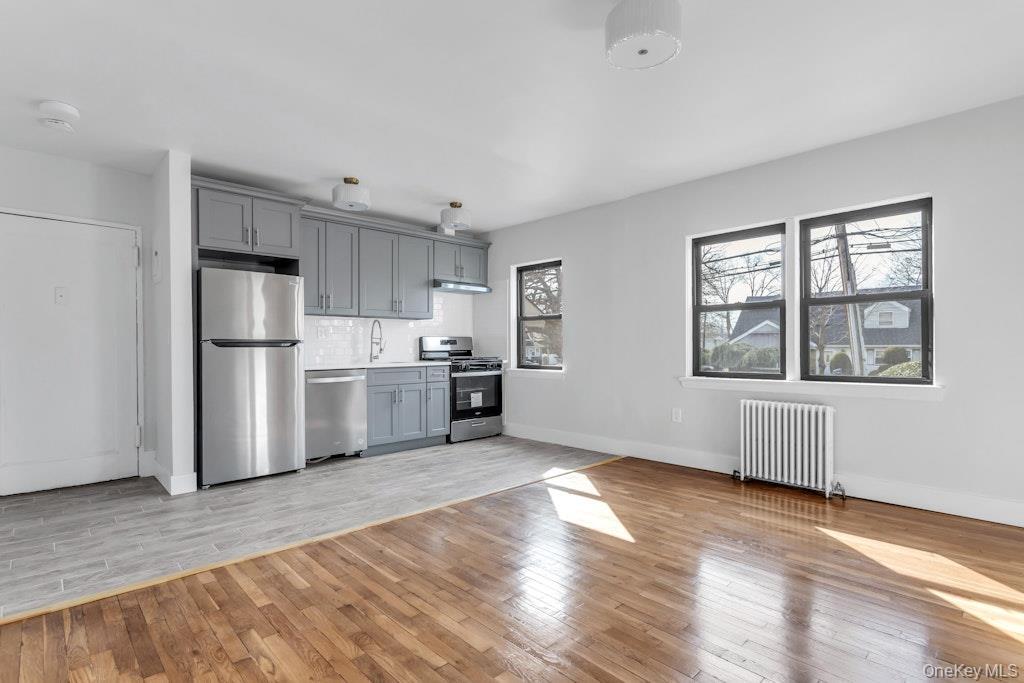 105 Long Beach Rd in Hempstead, NY - Building Photo