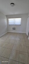 145 SW 5th Ct, Unit 1 in Dania Beach, FL - Building Photo - Building Photo