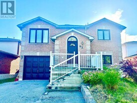 93 Columbia Rd in Barrie, ON - Building Photo
