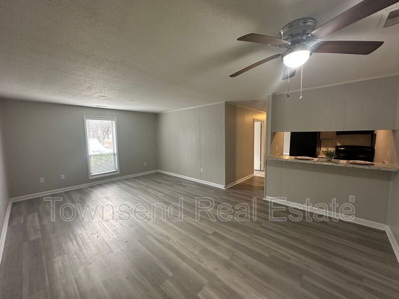 5853 Century Oaks Dr in Fayetteville, NC - Building Photo