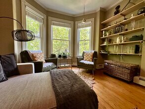 279 Chestnut Ave, Unit 279 Chestnut, #2, Boston in Boston, MA - Building Photo - Building Photo