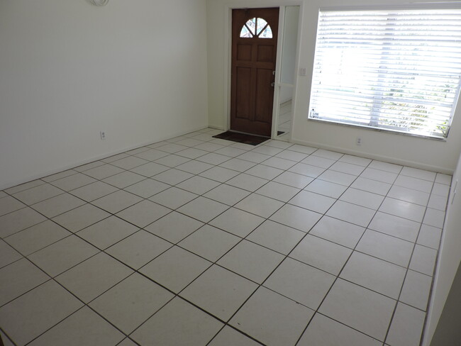 9046 SE Parkway Dr in Hobe Sound, FL - Building Photo - Building Photo