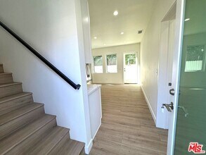 1955 Bonsallo Ave in Los Angeles, CA - Building Photo - Building Photo