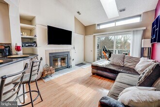 11741 Summerchase Cir in Reston, VA - Building Photo - Building Photo