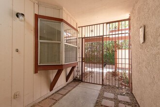 465 N Lamb Blvd in Las Vegas, NV - Building Photo - Building Photo