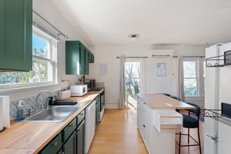 9426 N Edison St in Portland, OR - Foto de edificio - Building Photo