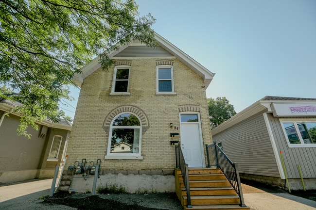 property at 94 Wharncliffe Rd S