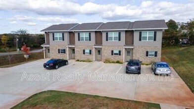 932 Warrior Hill Dr in Louisville, TN - Building Photo - Building Photo