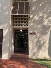 14501 N Kendall Dr, Unit 408H in Miami, FL - Building Photo - Building Photo