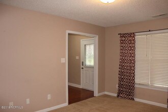 110 Dunhill Ct in Jacksonville, NC - Building Photo - Building Photo