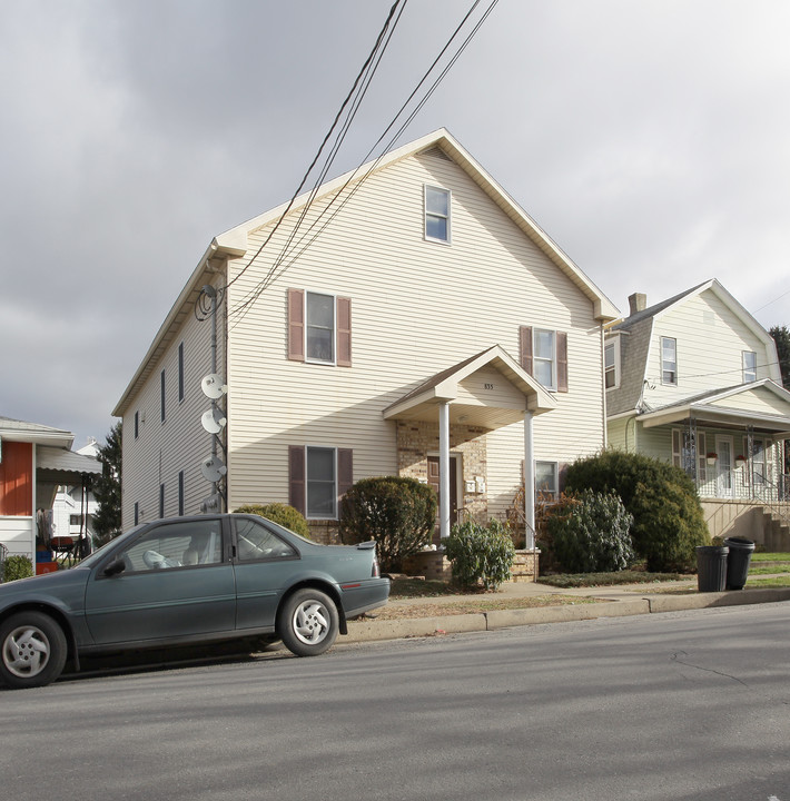 835 Maple St in Scranton, PA - Building Photo