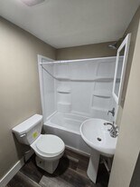 857 9th St in Beloit, WI - Building Photo