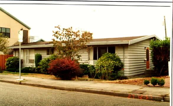 215-217 4th Ave N in Edmonds, WA - Building Photo