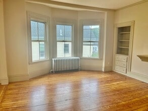 121 Hewlett St in Boston, MA - Building Photo - Building Photo
