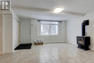 49 SUNSET BEACH Rd in Richmond Hill, ON - Building Photo - Building Photo