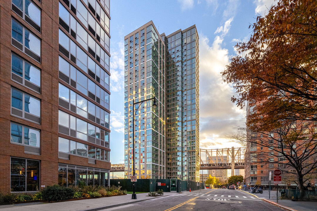 Riverwalk Heights in New York, NY - Building Photo