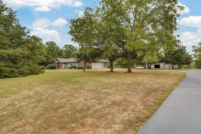 3740 W Farm Rd 106 in Springfield, MO - Building Photo - Building Photo