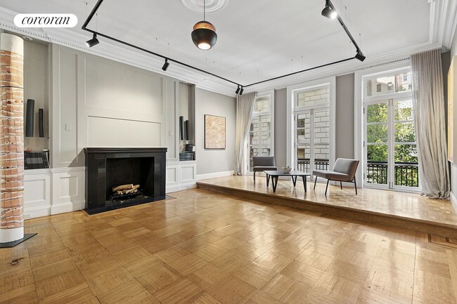 property at 4 E 81st St