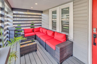 830 Parkwood Ave in Charlotte, NC - Foto de edificio - Building Photo