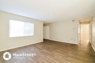 2000 Burning Tree Dr in Titusville, FL - Foto de edificio - Building Photo