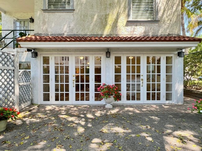 property at 336 Monroe Dr