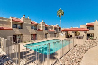 1401 E Puget Ave, Unit 13 in Phoenix, AZ - Foto de edificio - Building Photo