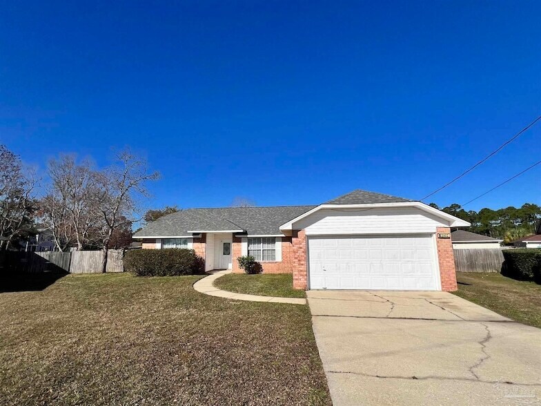2002 Coral Reef Rd, Unit The Finery-561 in Pensacola, FL - Building Photo