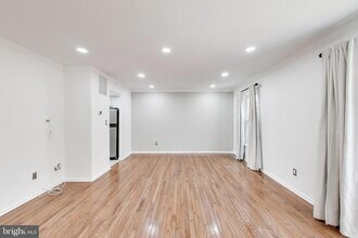 20210 Maple Leaf Ct, Unit 1-474502 in Gaithersburg, MD - Building Photo - Building Photo