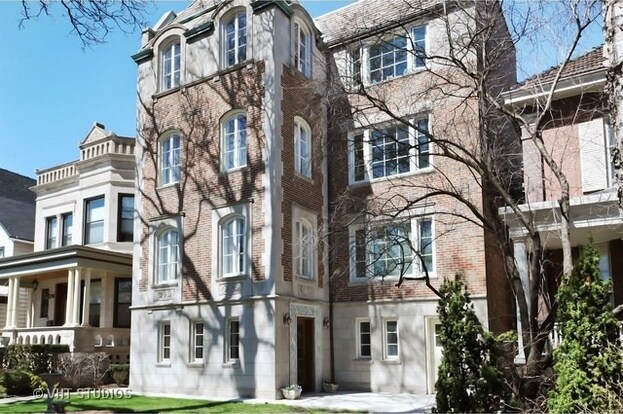 2712 W Logan Blvd in Chicago, IL - Building Photo