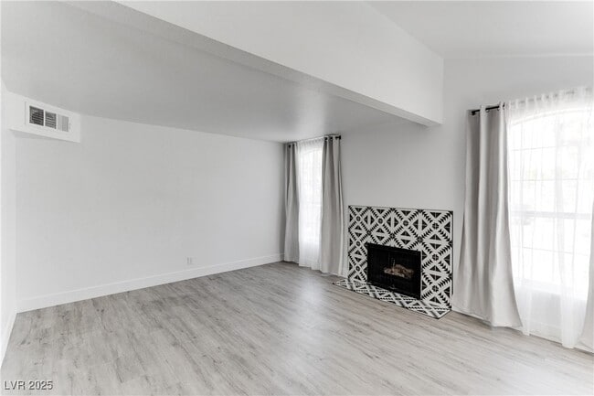 property at 2819 Briar Knoll Dr