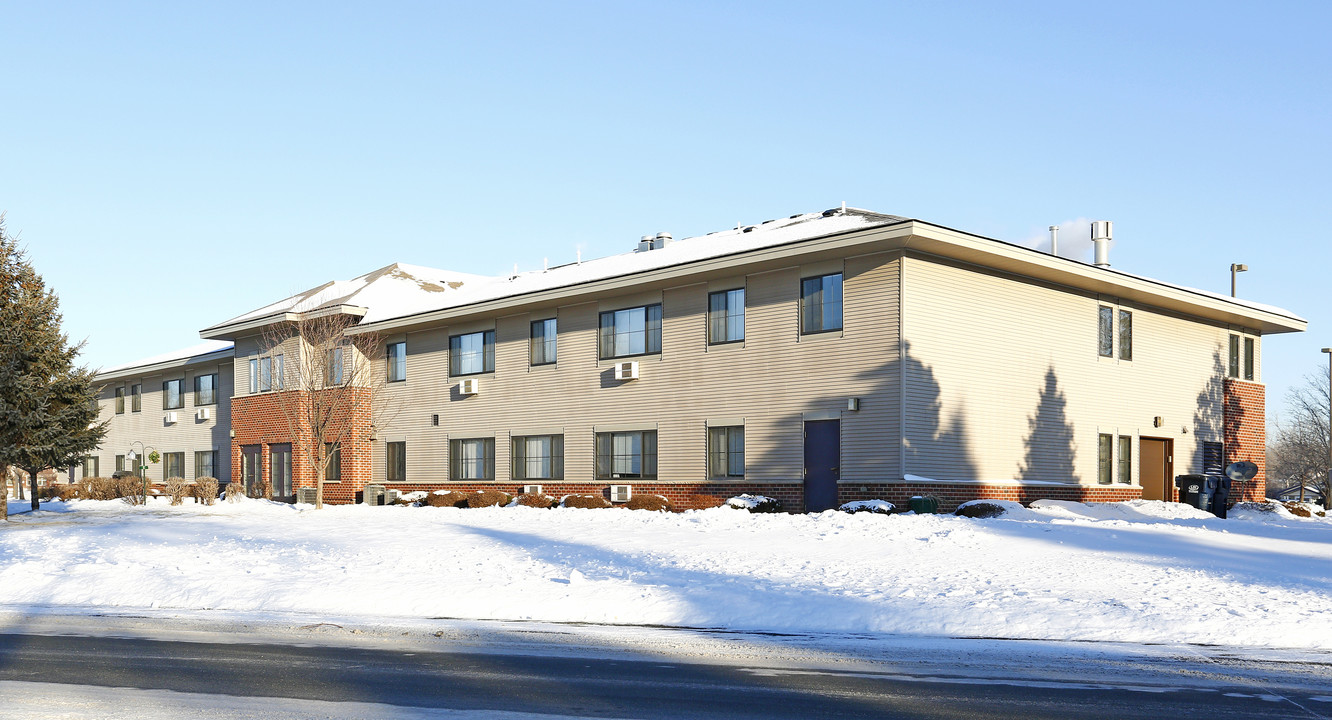 Mounts View Gables in Mounds View, MN - Foto de edificio