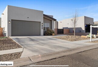 1671 Camino Cantera in Los Lunas, NM - Building Photo - Building Photo