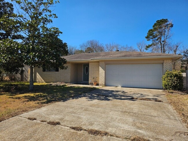 property at 914 S 10th St