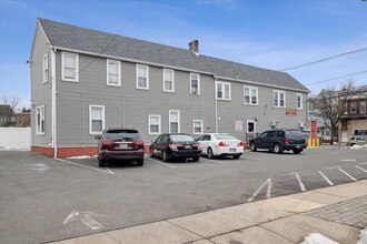 46 Thompson St in Raritan, NJ - Building Photo - Building Photo