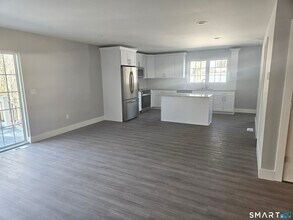 43 Fairfield Pl in Beacon Falls, CT - Building Photo - Building Photo