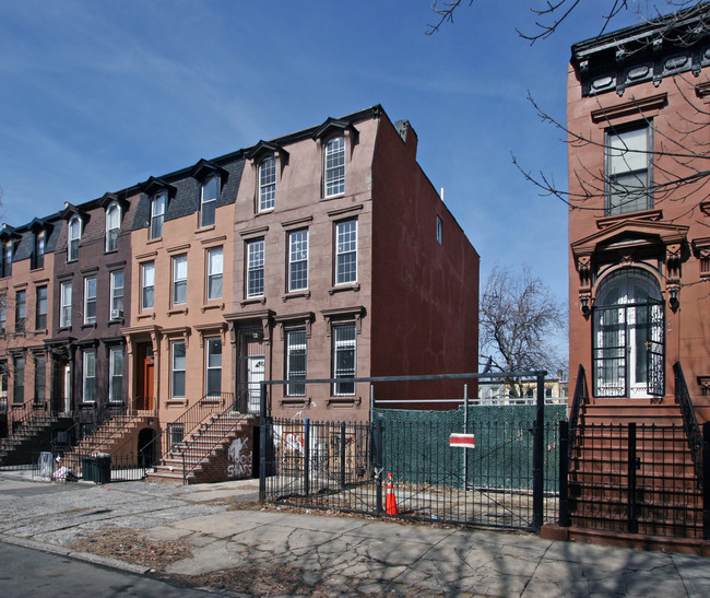 703 Greene Ave in Brooklyn, NY - Building Photo - Building Photo