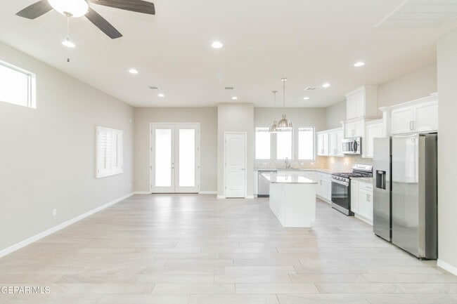 13815 Paseo De Plata Dr in El Paso, TX - Building Photo - Building Photo