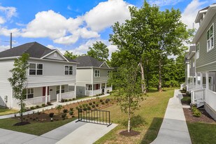 Whitham Cottages in Fayetteville, AR - Building Photo