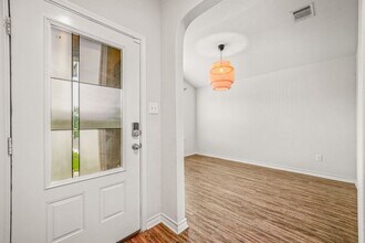 13111 Whisper Xing in San Antonio, TX - Building Photo - Building Photo