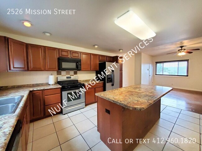 property at 2526 Mission St