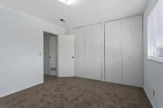 8702 Wornall Rd in Kansas City, MO - Building Photo - Building Photo