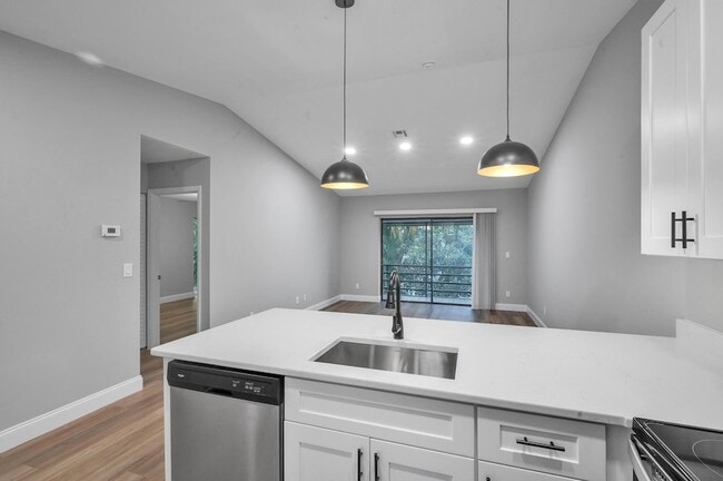 800 NW Fork Rd, Unit 10-8 in Stuart, FL - Building Photo - Building Photo