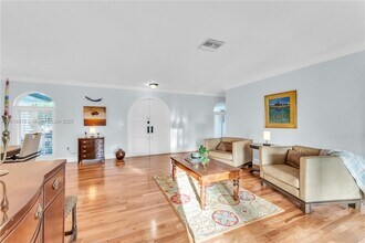 12600 SW 70th Ave in Miami, FL - Building Photo - Building Photo