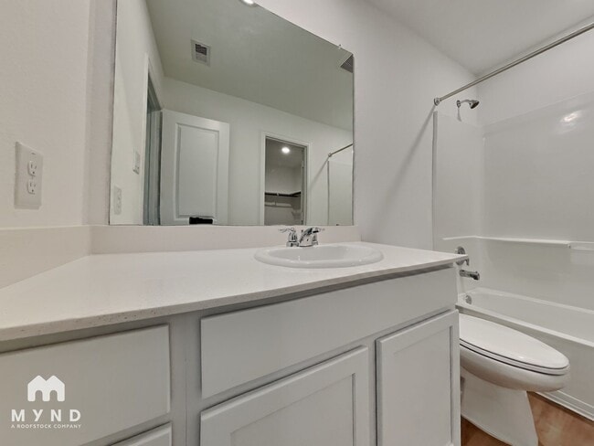 9002 Burnet Flds Dr in Baytown, TX - Building Photo - Building Photo