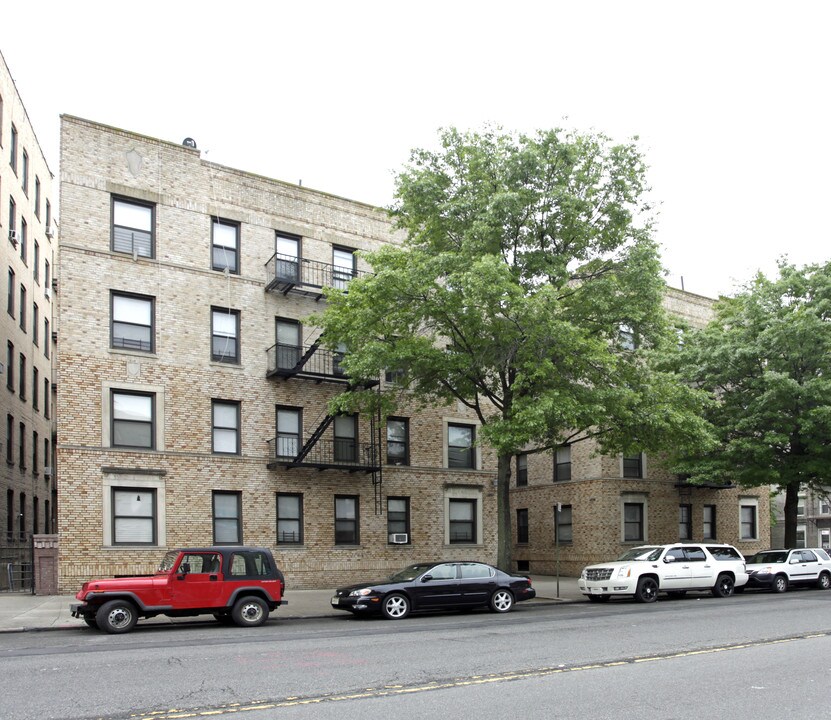 7123 4th Ave in Brooklyn, NY - Building Photo