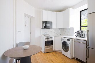 363 W 17th St in New York, NY - Building Photo - Building Photo